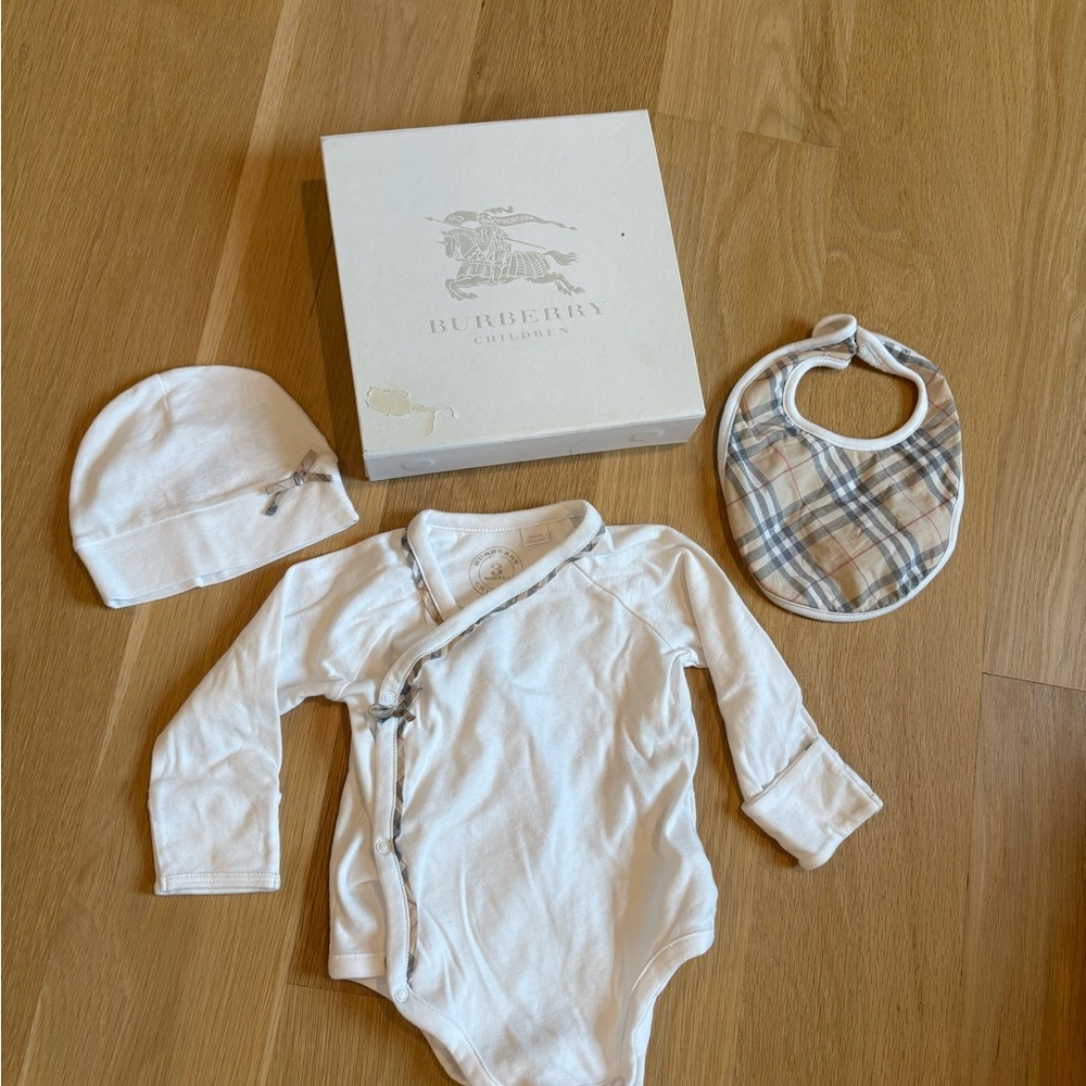Burberry Kids White Bodysuit and Plaid Bib Set